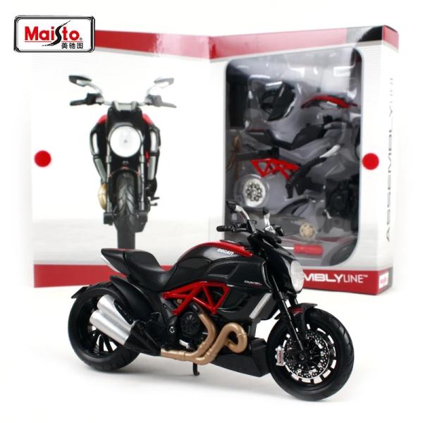 Moto Ducati Diavel Carbón Esc:1:12 8a+