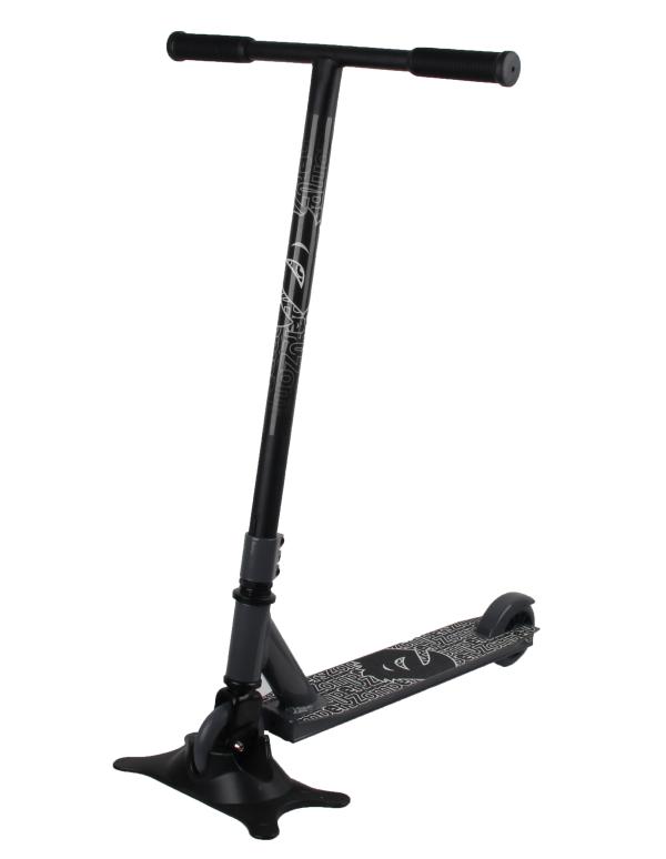 Scooter de Aluminio en Color Blanco y Negro 3a+Máx 100 Kg. (447676)