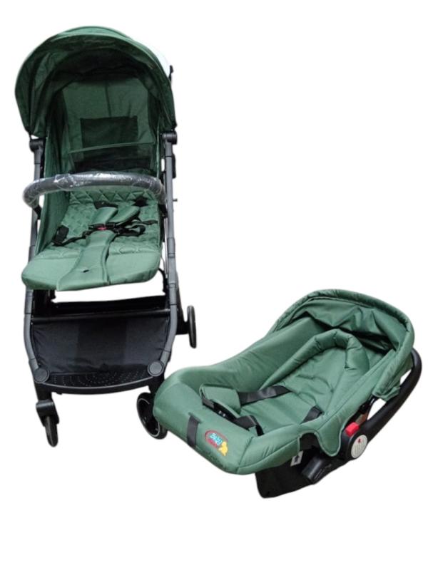 Coche 4 Ruedas Negro con Portabebe 15Kg Máx.